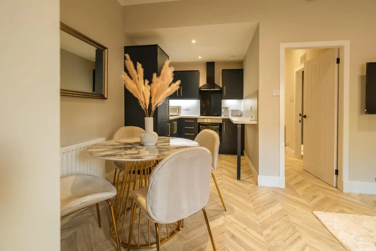 West End Retreat - Sja Stays - 2 Bed Apartment Абердин