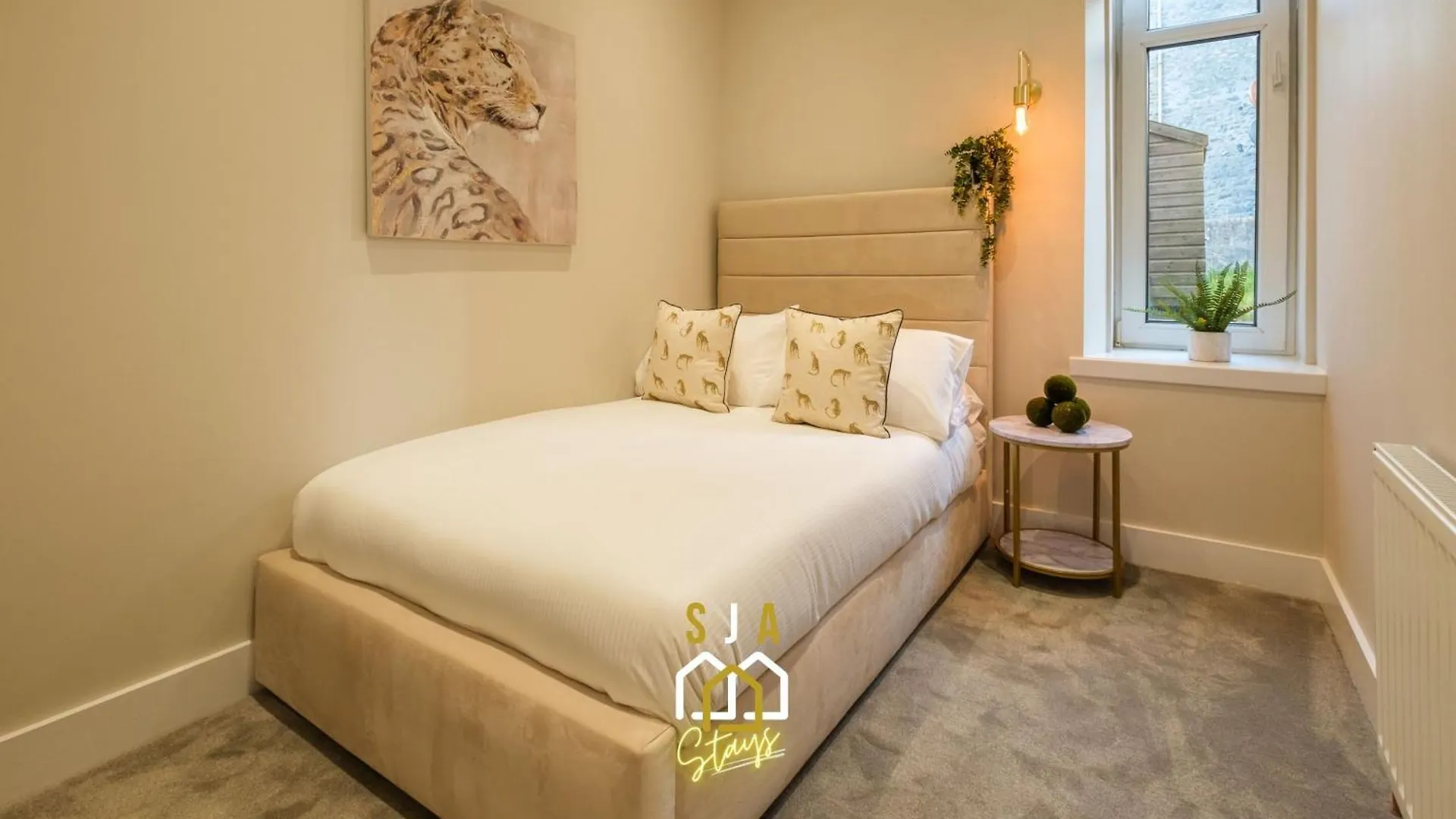 West End Retreat - Sja Stays - 2 Bed Apartment Абердин